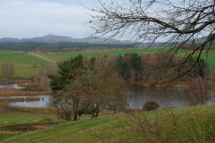 Blick über das Booser Doppelmaar zur Nürburg