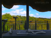 Ausblick - mit Nachbildungen der Neandertaler-Knochen
