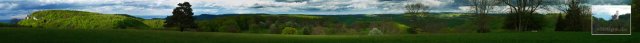 Panorama vom NSG Won: links Wackerstein, rechts Schloss Lichtenstein