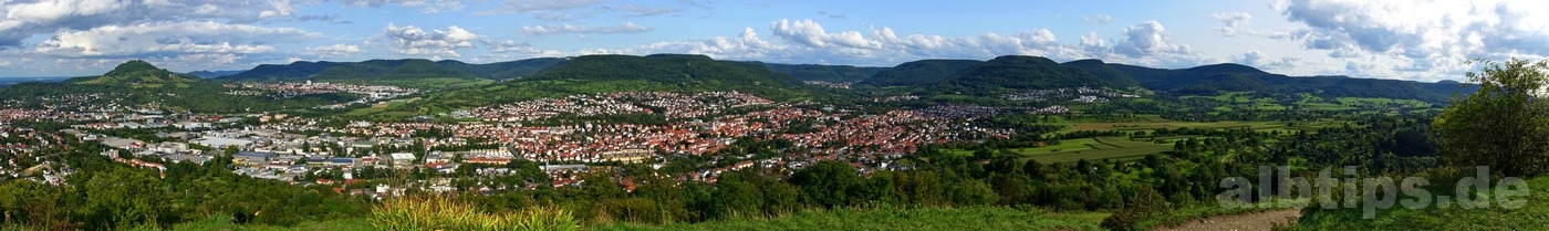 Albtrauf-Panorama vom Georgenberg aus gesehen