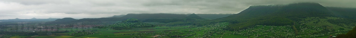 Blick vom Hörnle zu den Drei-Kaiserbergen, zur Limburg und zum Breitenstein