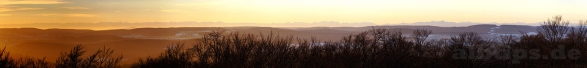 Alpenpanorama bei Sonnenaufgang vom Sternbergturm aus gesehen