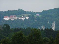 Blick von Irndorf zur Burg Wildenstein